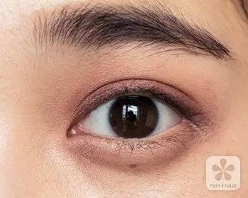 豆沙色眼影怎么畫(huà)？豆沙色眼影畫(huà)法