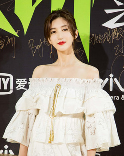 極光紅是什么顏色？極光紅口紅試色