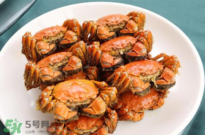 春天吃螃蟹應(yīng)該選公的好還是母的好？春天螃蟹是公的好還是母的？