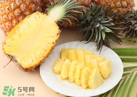 鳳梨吃之前用鹽水泡嗎？鳳梨為什么要用鹽水泡？
