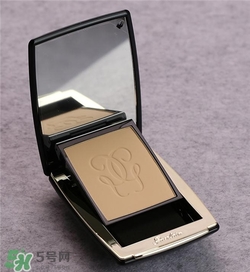 嬌蘭金鉆粉餅好用嗎？嬌蘭金鉆粉餅怎么樣？