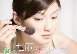 粉底液會浮粉是怎么回事？粉底液浮粉的原因