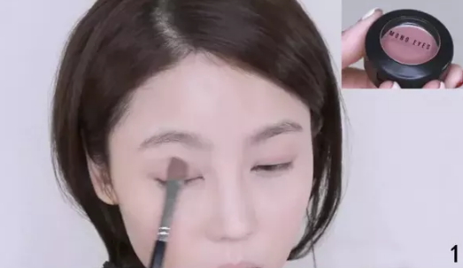 干玫瑰色妝容怎么化？干玫瑰色妝容畫法步驟