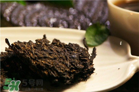 如何用紫砂壺泡茶？怎樣用紫砂壺泡茶？