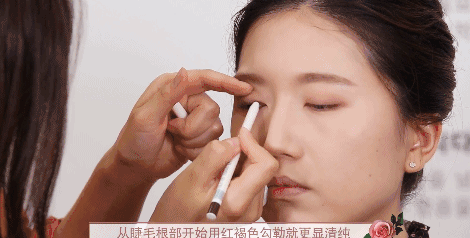 干玫瑰色妝容怎么化？干玫瑰色妝容畫法步驟