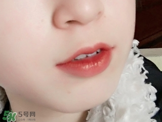 磚紅色和豆沙色的區(qū)別 磚紅色和豆沙色哪個(gè)好看？