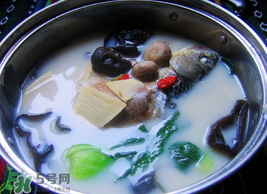 鯽魚湯怎么做才白？鯽魚湯怎么熬成奶白色？