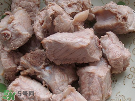 排骨發(fā)霉可以吃嗎？發(fā)霉的排骨能吃嗎？