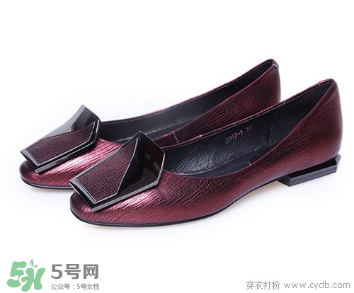4月份穿什么鞋子？四月份鞋子搭配