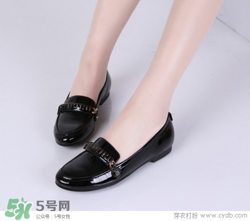 4月份穿什么鞋子？四月份鞋子搭配