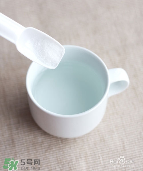 嘴唇干燥是什么原因？嘴唇干裂脫皮怎么辦？