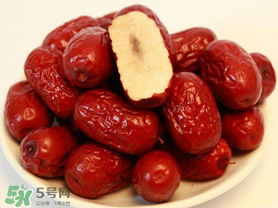 紅棗發(fā)白可以吃嗎？紅棗表面發(fā)白是發(fā)霉嗎？