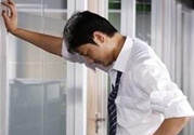 男性尿痛出血怎么回事？男性尿痛是怎么引起的