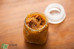 唇部磨砂膏多久用一次？唇部磨砂膏可以天天用嗎？
