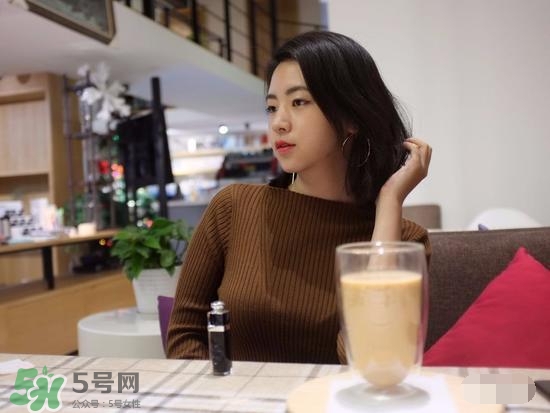 啞光和水潤哪個(gè)好？啞光口紅和水潤口紅區(qū)別