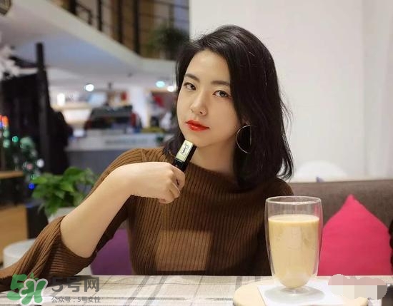 啞光和水潤哪個(gè)好？啞光口紅和水潤口紅區(qū)別