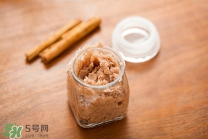 唇部磨砂膏多久用一次？唇部磨砂膏可以天天用嗎？