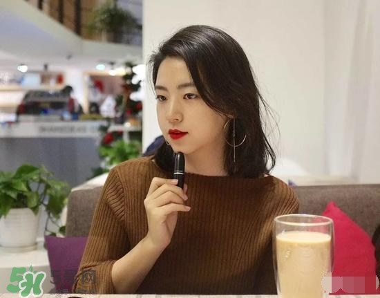 啞光和水潤哪個(gè)好？啞光口紅和水潤口紅區(qū)別