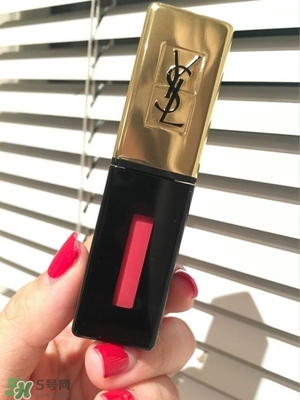 ysl鏡面唇釉和黑管唇釉哪個好？ysl鏡面唇釉和黑管唇釉區(qū)別