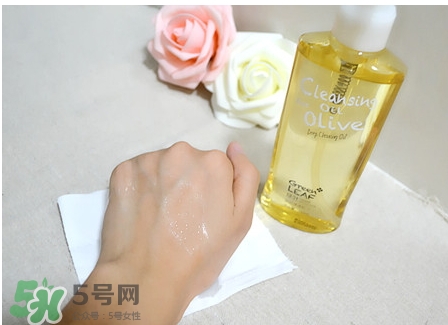 卸妝油會(huì)悶痘嗎？卸妝油會(huì)不會(huì)悶痘？