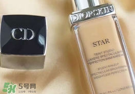 粉底液卡粉怎么辦？粉底液卡粉怎么補(bǔ)救？