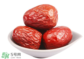 紅棗外面白色的是什么？紅棗上面有一層白的是什么東西？