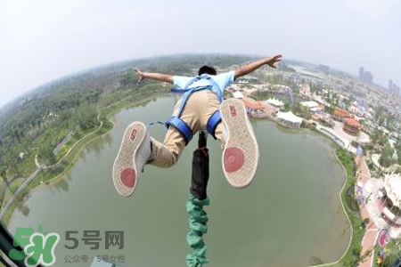 蹦極是什么感覺？第一次蹦極是什么感覺？