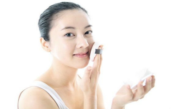 cc霜會(huì)脫妝嗎？cc霜脫妝怎么辦？