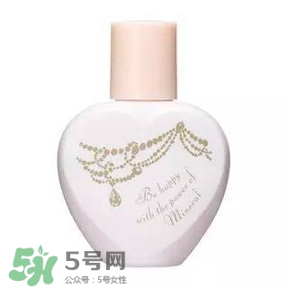 粉底液卡粉怎么辦？粉底液卡粉怎么補(bǔ)救？