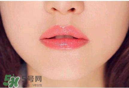 蜜桃色口紅是什么顏色？蜜桃色口紅試色