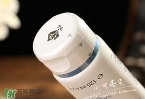 蘭蔻洗面奶粉色和藍色哪個好？蘭蔻洗面奶粉色藍色區(qū)別