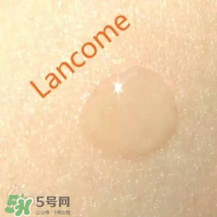 蘭蔻大眼精華和雅詩蘭黛小棕瓶哪個好？蘭蔻大眼精華和小棕瓶對比