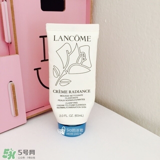 蘭蔻洗面奶粉色和藍色哪個好？蘭蔻洗面奶粉色藍色區(qū)別
