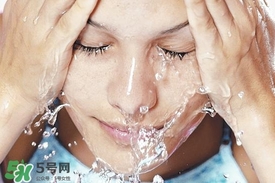 卸妝水和卸妝油的區(qū)別？卸妝水和卸妝油有什么不一樣？