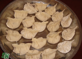 薺菜素餃子怎么做？薺菜素餡餃子怎么做好吃？
