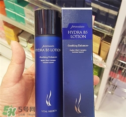 ahc水乳和伊思水乳哪個好？ahc水乳和伊思水乳對比