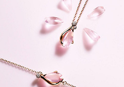 star jewelry2017櫻花限定多少錢？star jewelry櫻花項(xiàng)鏈?zhǔn)宙渻r(jià)格