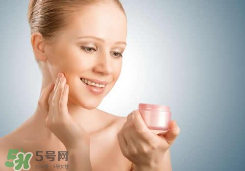 精華乳是乳液?jiǎn)?？精華乳和乳液的區(qū)別