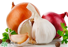 大蒜爛了一點(diǎn)還能吃嗎？大蒜爛根是怎么回事？