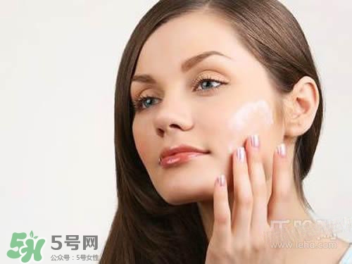 精華乳可以直接用嗎？精華乳可以單獨(dú)使用嗎？