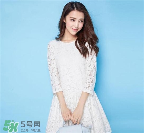 春天可以穿裙子嗎？春天穿裙子怎么搭配？