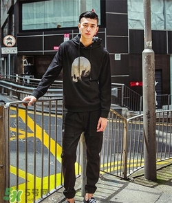 男士衛(wèi)衣配什么褲子？男士衛(wèi)衣搭配什么褲子好看？