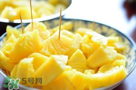 菠蘿如何削皮？自己在家怎么削菠蘿？