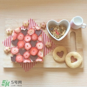 彩繪玻璃餅干怎么做？彩繪玻璃餅干做法