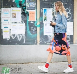 春天牛仔外套怎么搭配？春天牛仔外套怎么搭配好看？