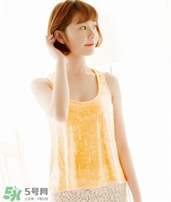 熒光色衣服怎么搭配？熒光色衣服怎么搭配好看？