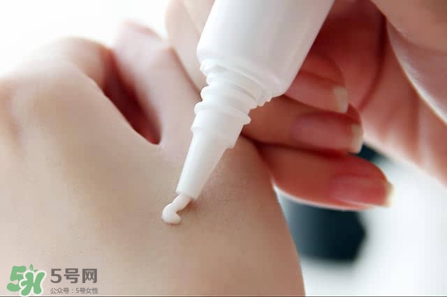 植村秀眼線筆怎么轉(zhuǎn)？植村秀如膠似漆眼線筆轉(zhuǎn)不出來