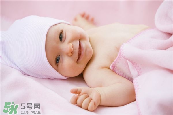 4月齡寶寶發(fā)育標準 4月齡寶寶發(fā)育指標