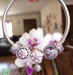 潘多拉2017新品桃花系列在哪里買？pandora桃花系列國內(nèi)有賣嗎？