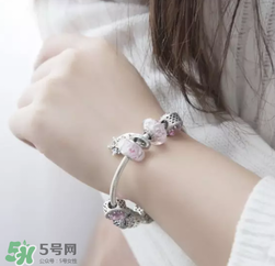 潘多拉2017新品桃花系列在哪里買？pandora桃花系列國內(nèi)有賣嗎？